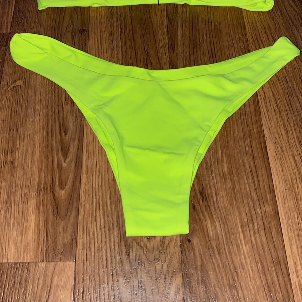 Zaful electric yellow bikini - Picture 2 of 5